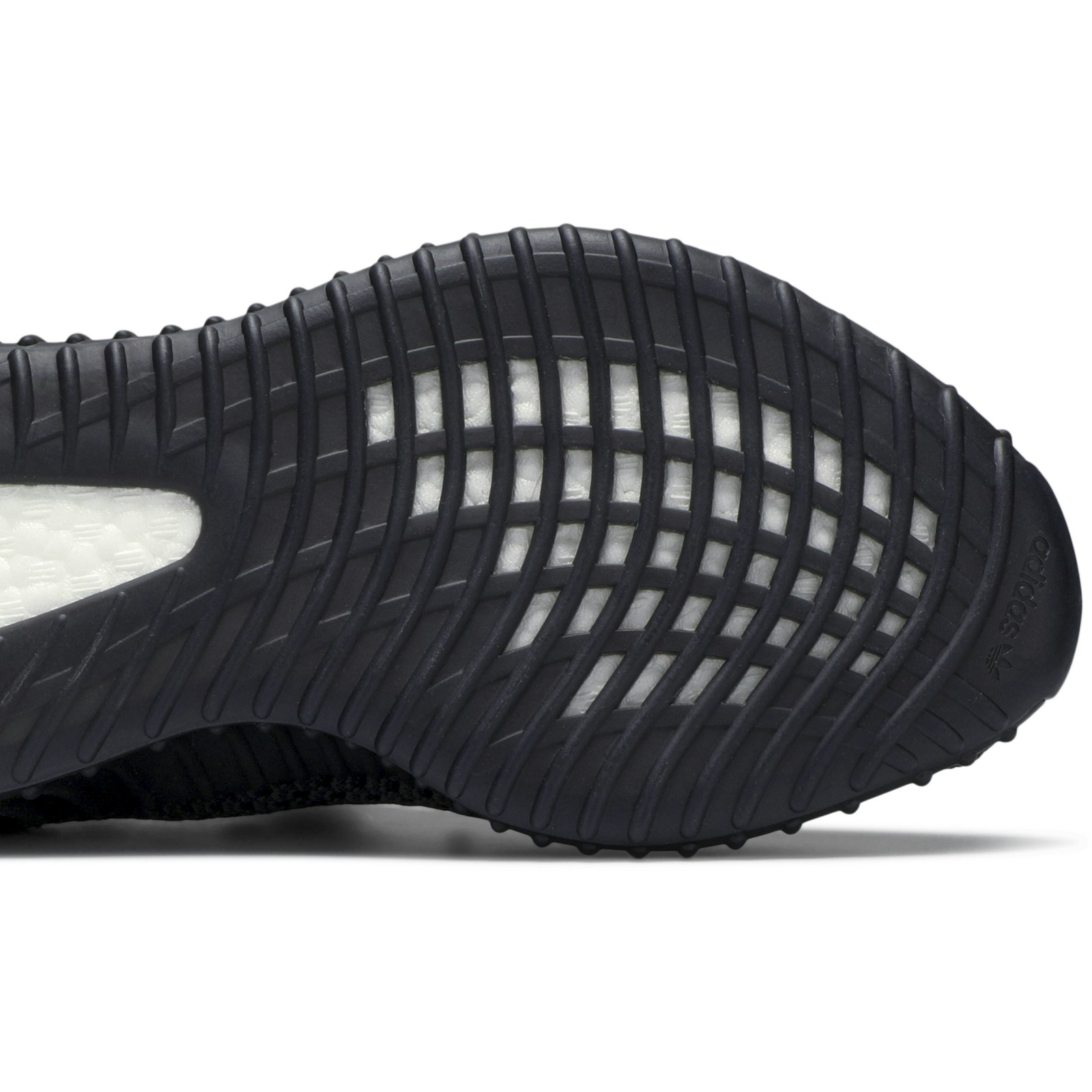 adidas_yeezy_boost_350_v2__black_reflective__fu900_4_35964.jpeg