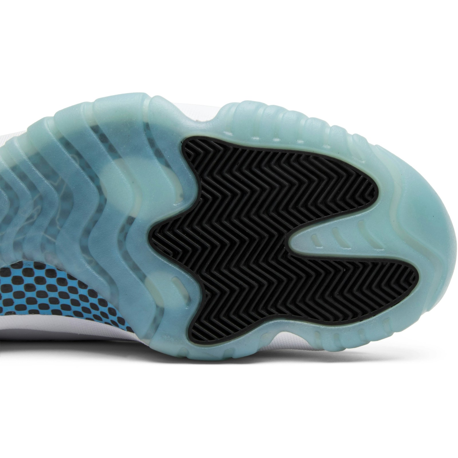 air_jordan_11_retro__legend_blue__2014_378037_117_4_24277.jpeg