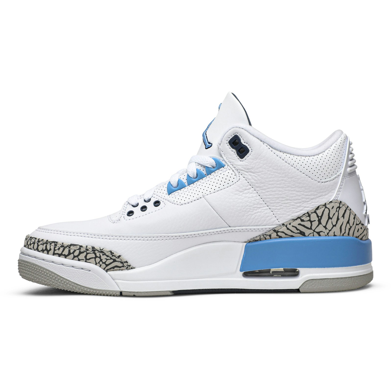 air_jordan_3_retro__unc__ct8532_104_2_55761.jpeg