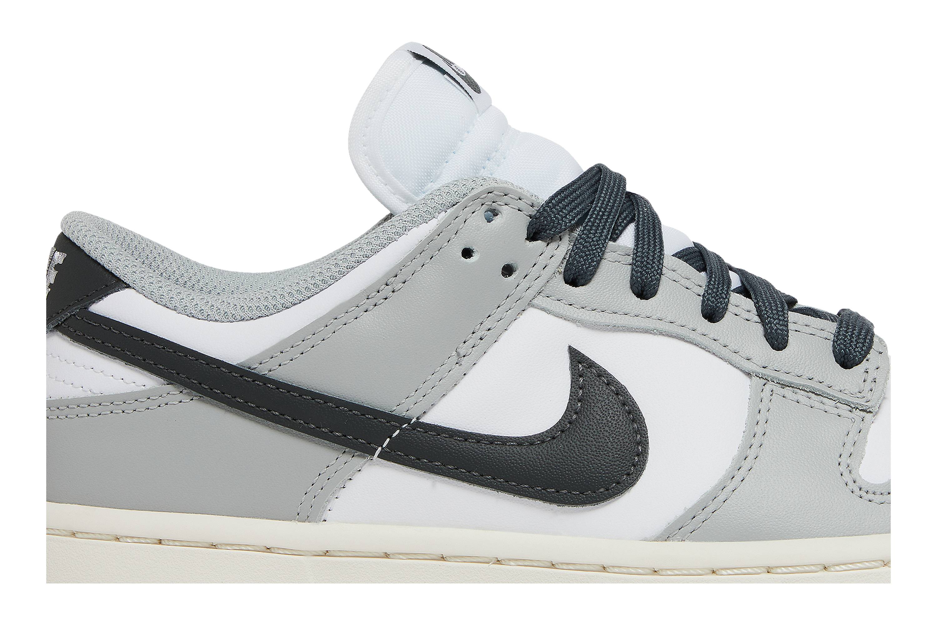 Nike Dunk Low ‘Light Smoke Grey’ DD1503-117