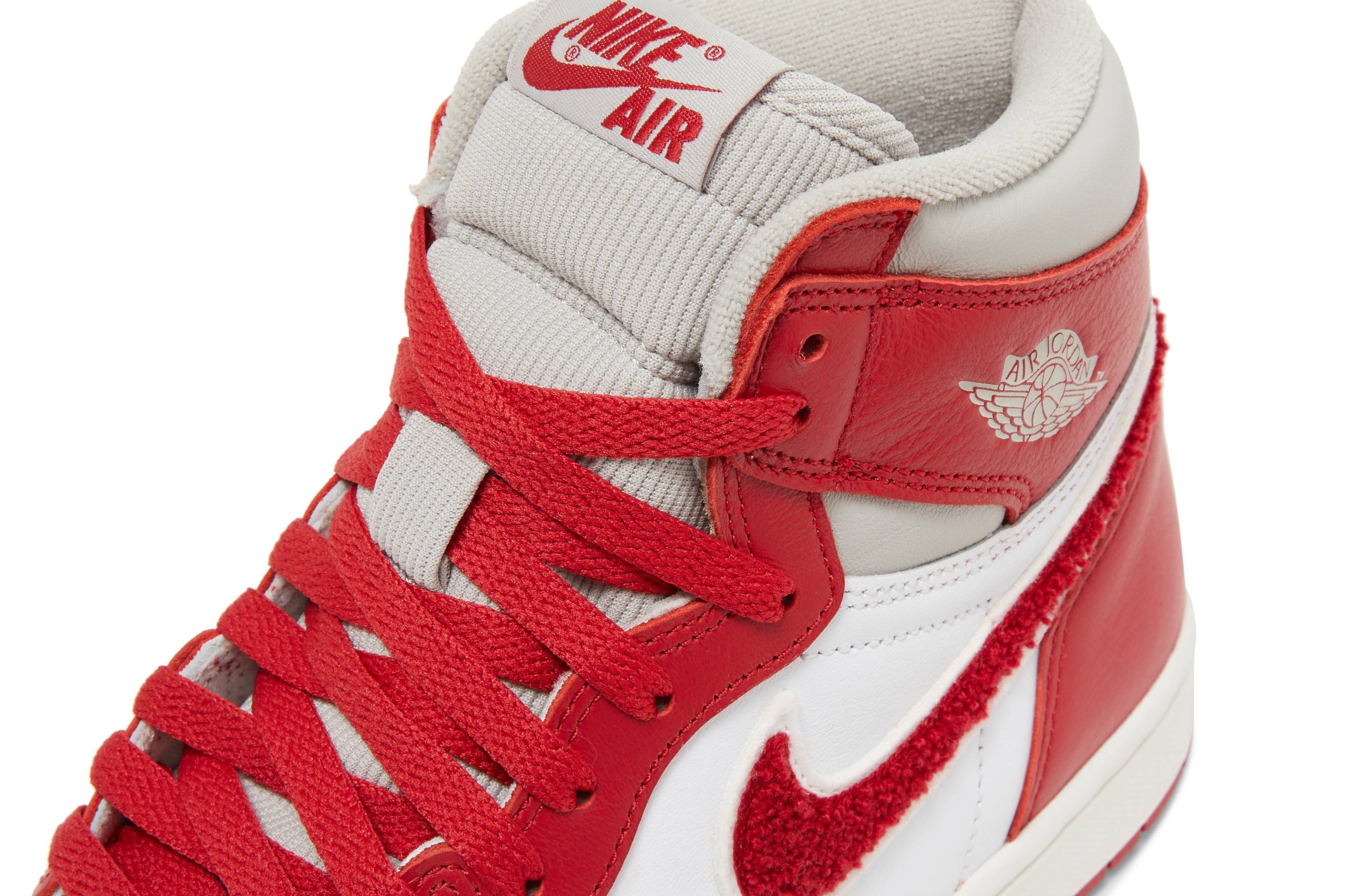 women__air_jordan_1_high_og__chenille__dj4891_061_8_44434.jpeg