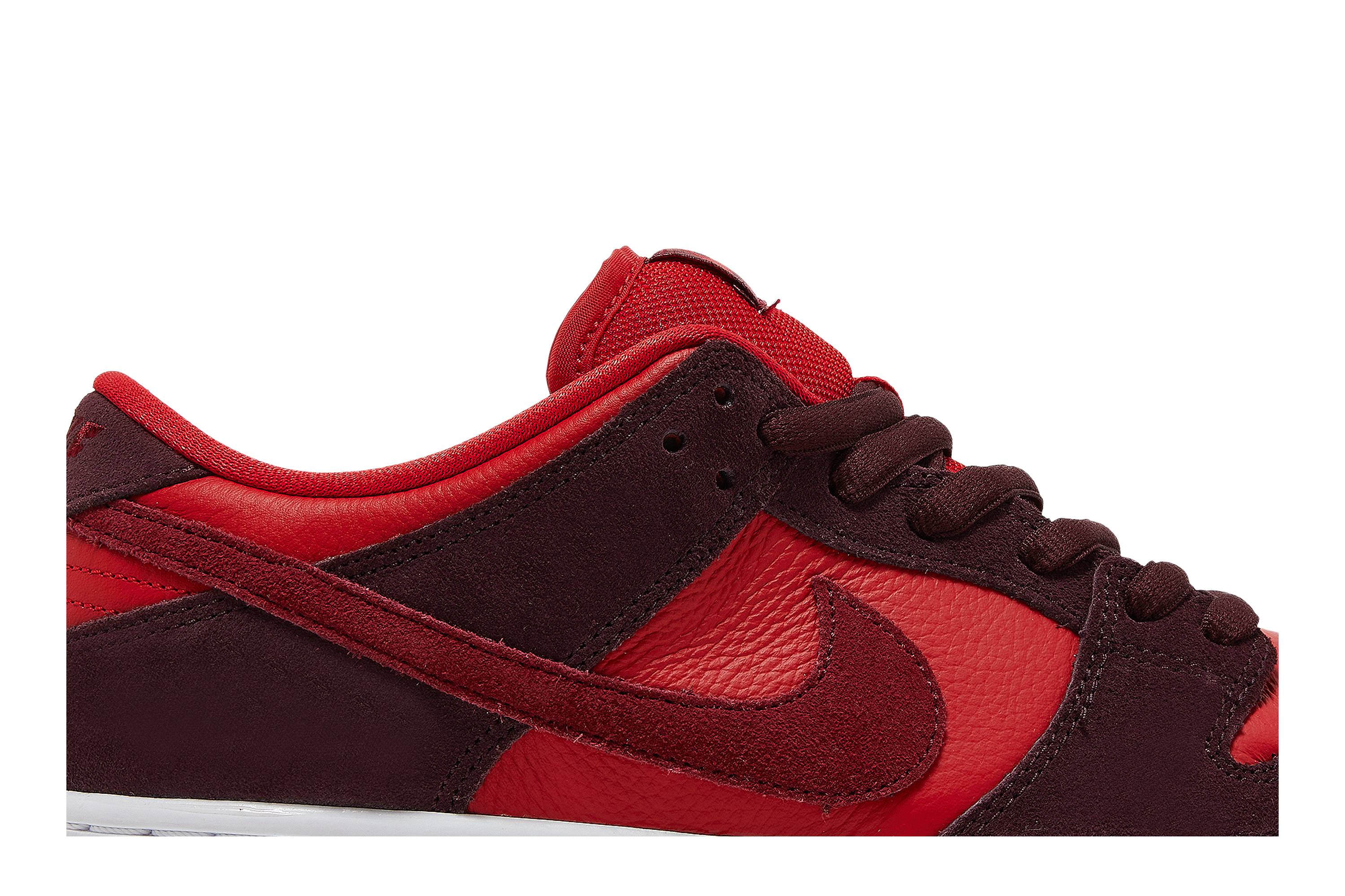 Nike SB Dunk Low ‘Cherry’ DM0807-600